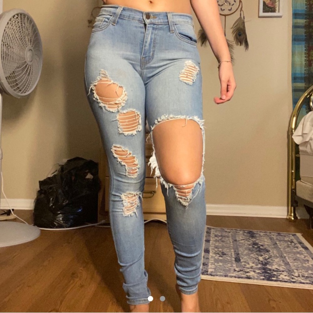 ripped skinny jeans